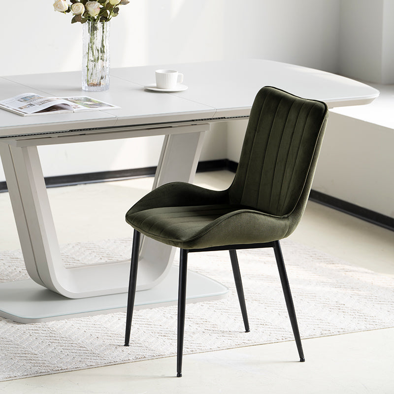 Edith Esszimmerstuhl von OFCASA in beigem Bouclé-Stoff mit Massivholzfüßen – modernes Design und extra weiche Polsterun