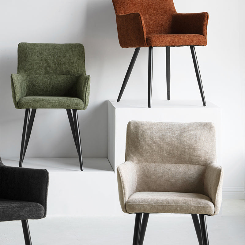 OFCASA Kaya Stühle um einen Eichentisch – gemütliche Einrichtung für Dinnerpartys